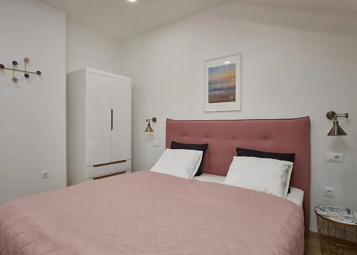 Apartments Maruna